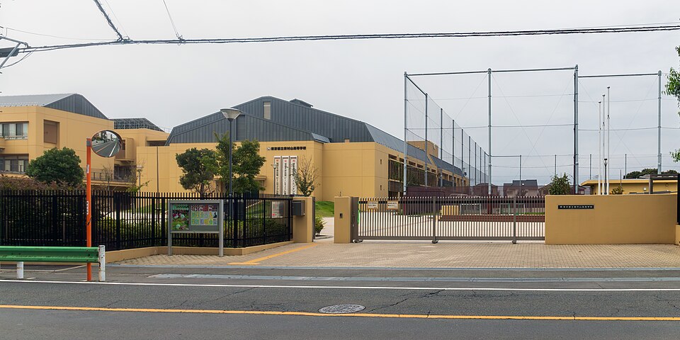 東京都立東村山高等学校の校舎