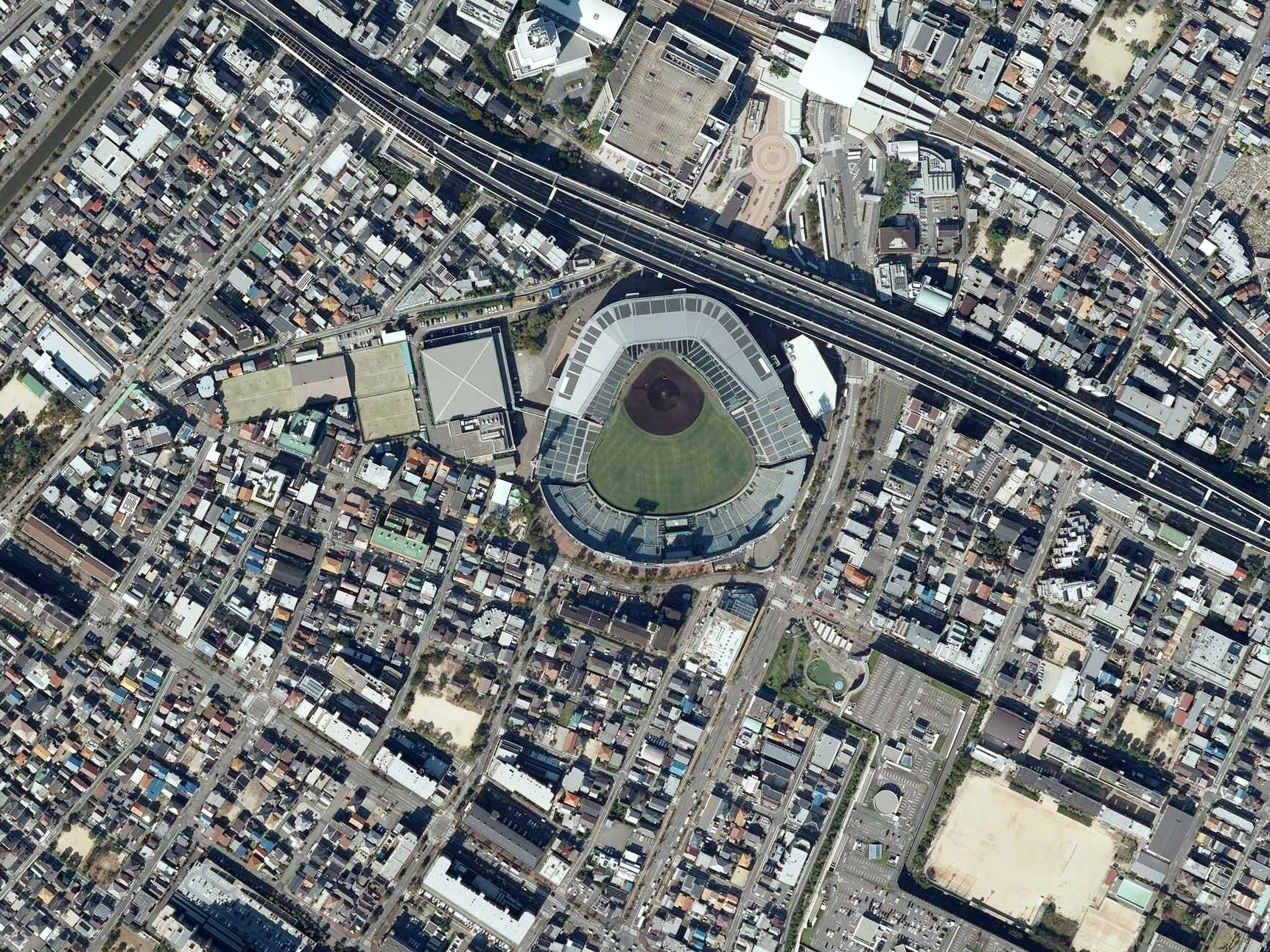 阪神甲子園球場の航空写真(2021年撮影)