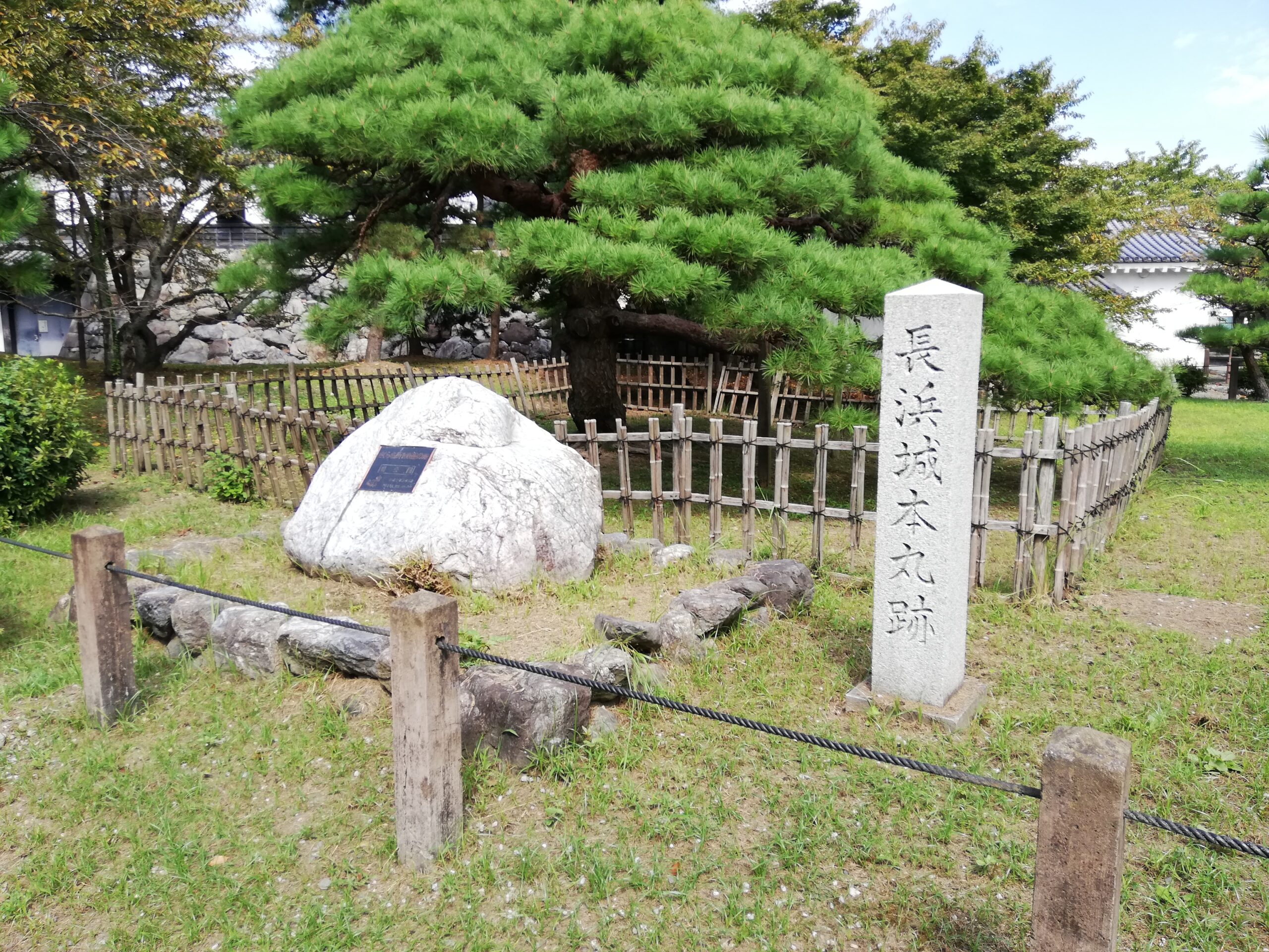 長浜城跡に立つ長浜城歴史博物館（滋賀県長浜市）