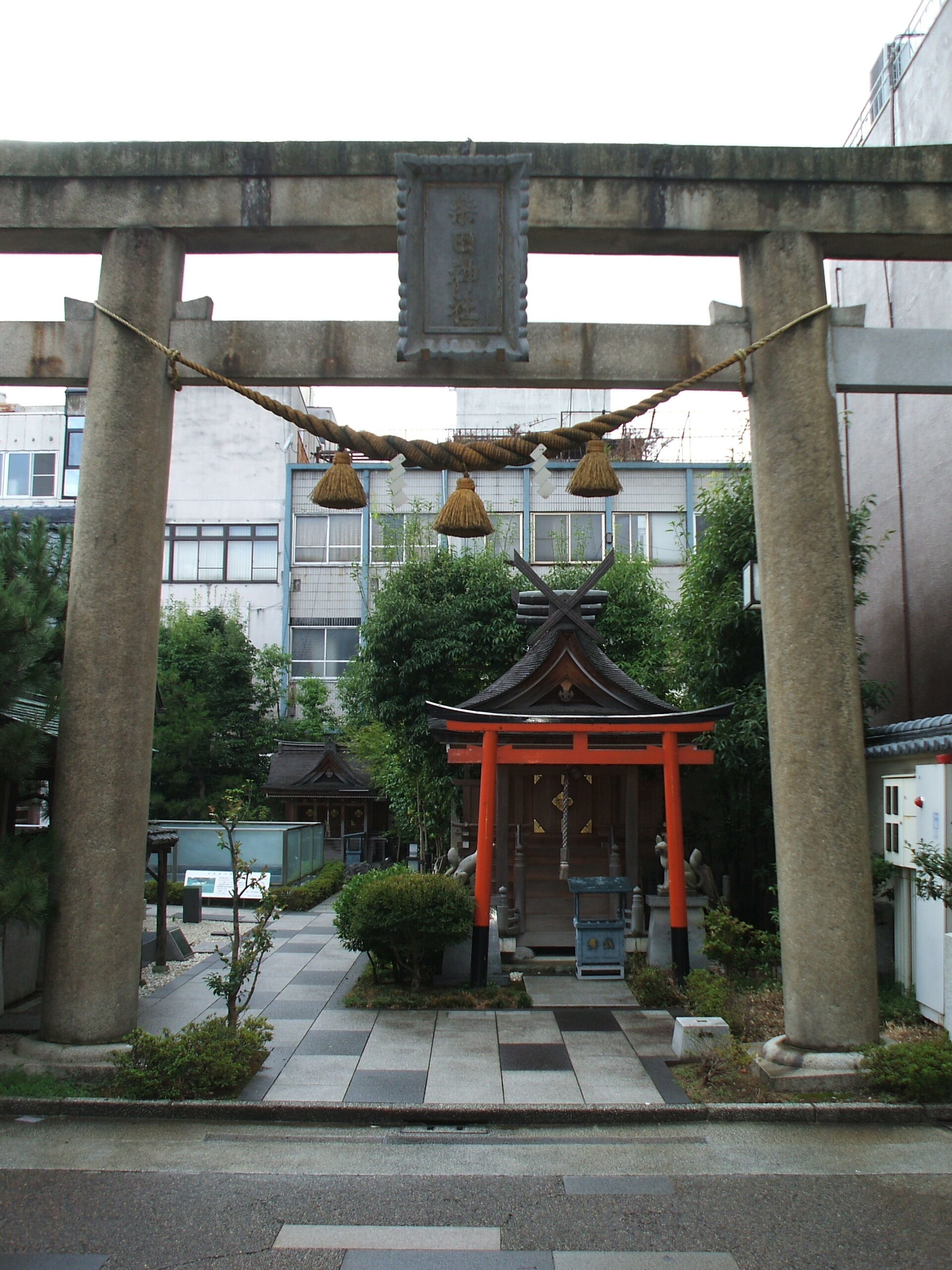 柴田神社（北庄城址、福井市）の社殿