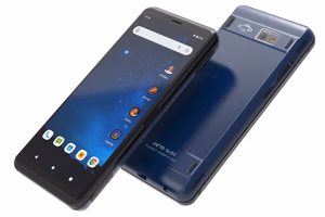 閉じた状態のAstro Slide 5G