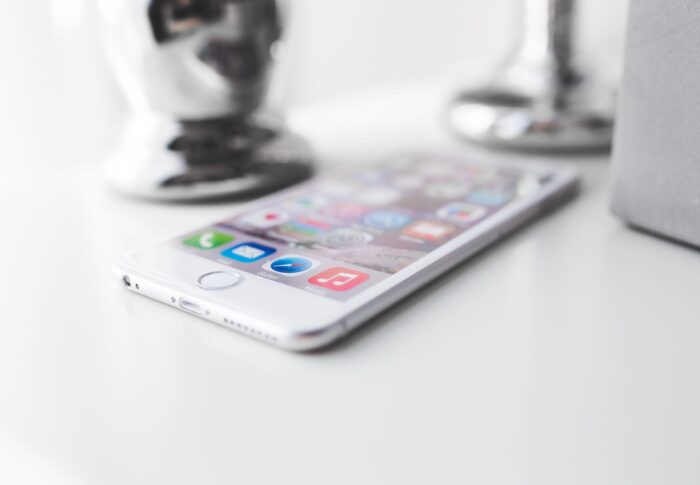 【解決済み】iPhoneの更新画面が「iOS 26」なのに実際は「iOS 18.7.8」になる不具合の原因と対処法