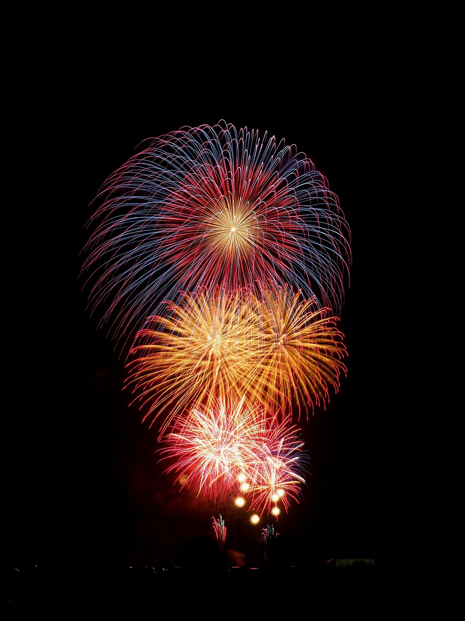 夜空に広がる大輪の花火