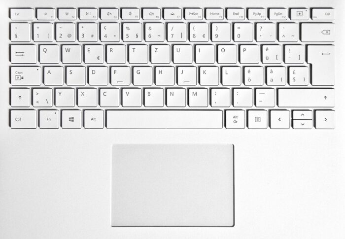 Windows 11 KB5101684新機能の使い方｜タッチパッド新操作・外付け指紋認証・音声分離を設定する方法【2026年8月更新】