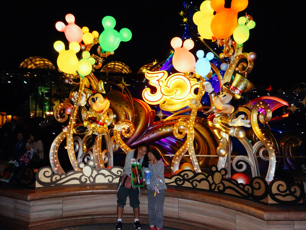 ハロウィーン期間の東京ディズニーシーの園内(2013年撮影)