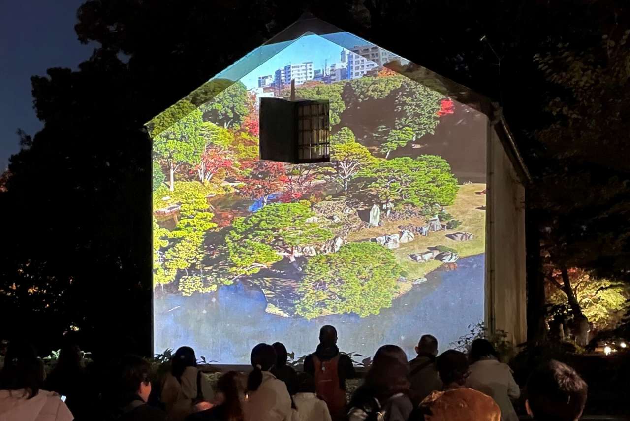 六義園の土蔵を使ったプロジェクションマッピング