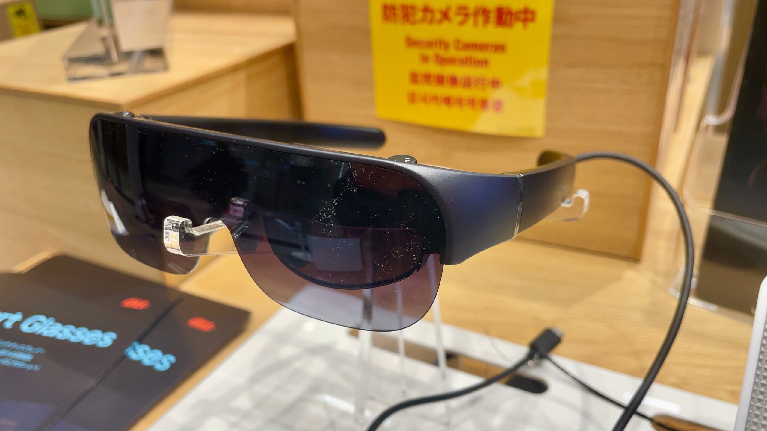 KDDIが販売するau Smart Glasses