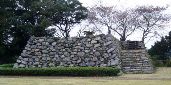 二俣城跡天守台 by Aboshi / CC BY-SA 3.0