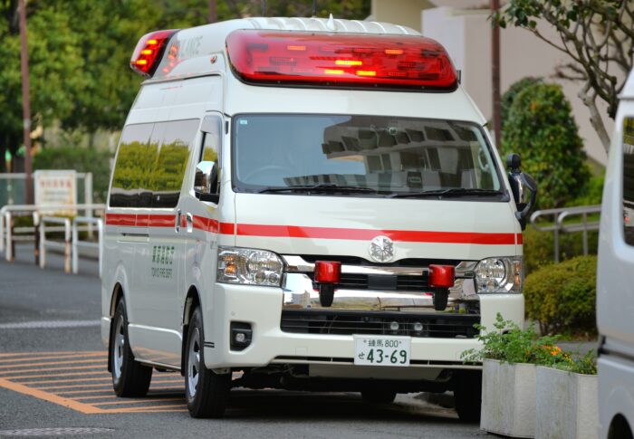 救急車でスマホ版マイナ保険証は使える？意識不明時はカードが必要｜マイナ救急の準備3点