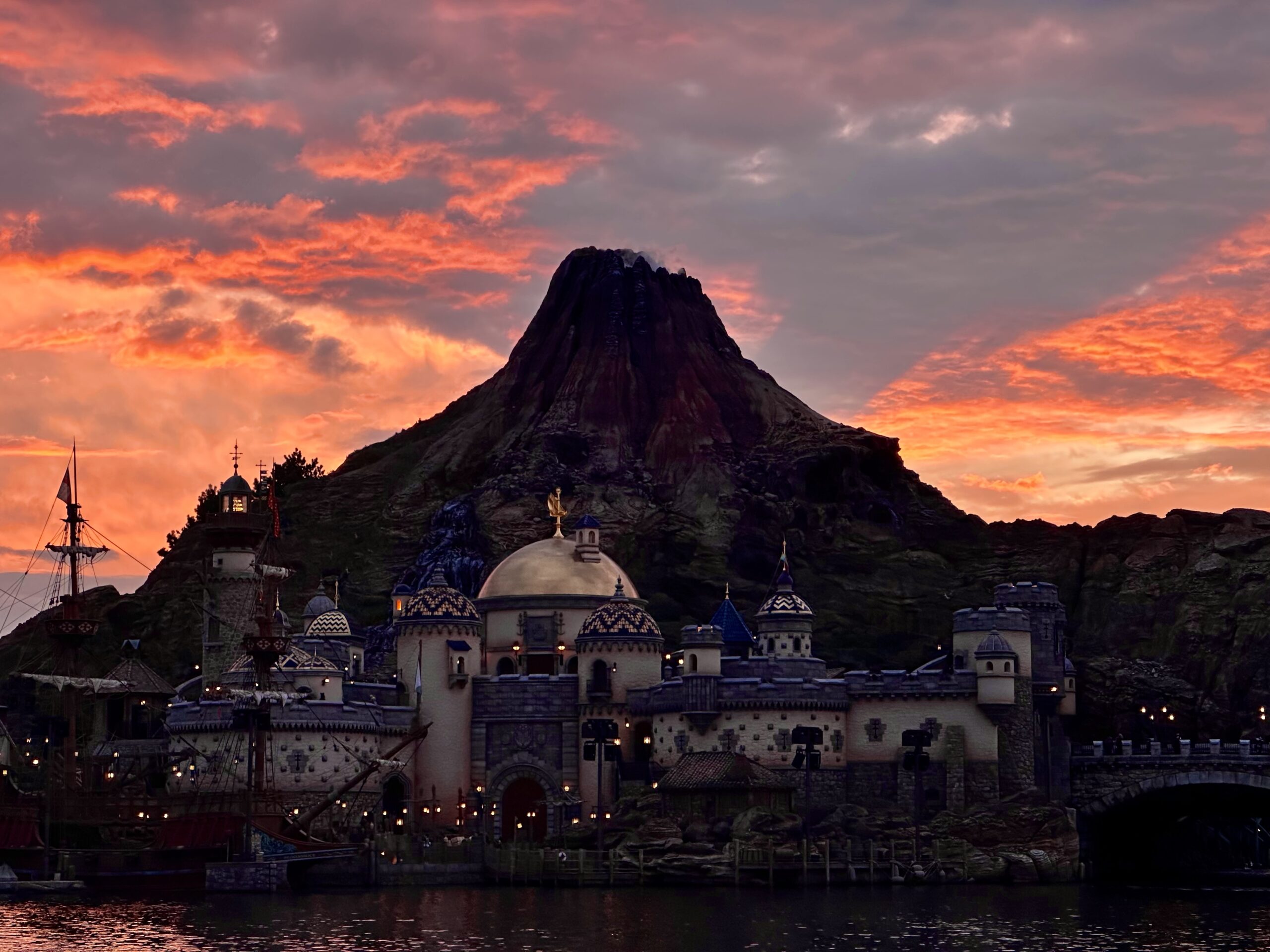 東京ディズニーシーのプロメテウス火山