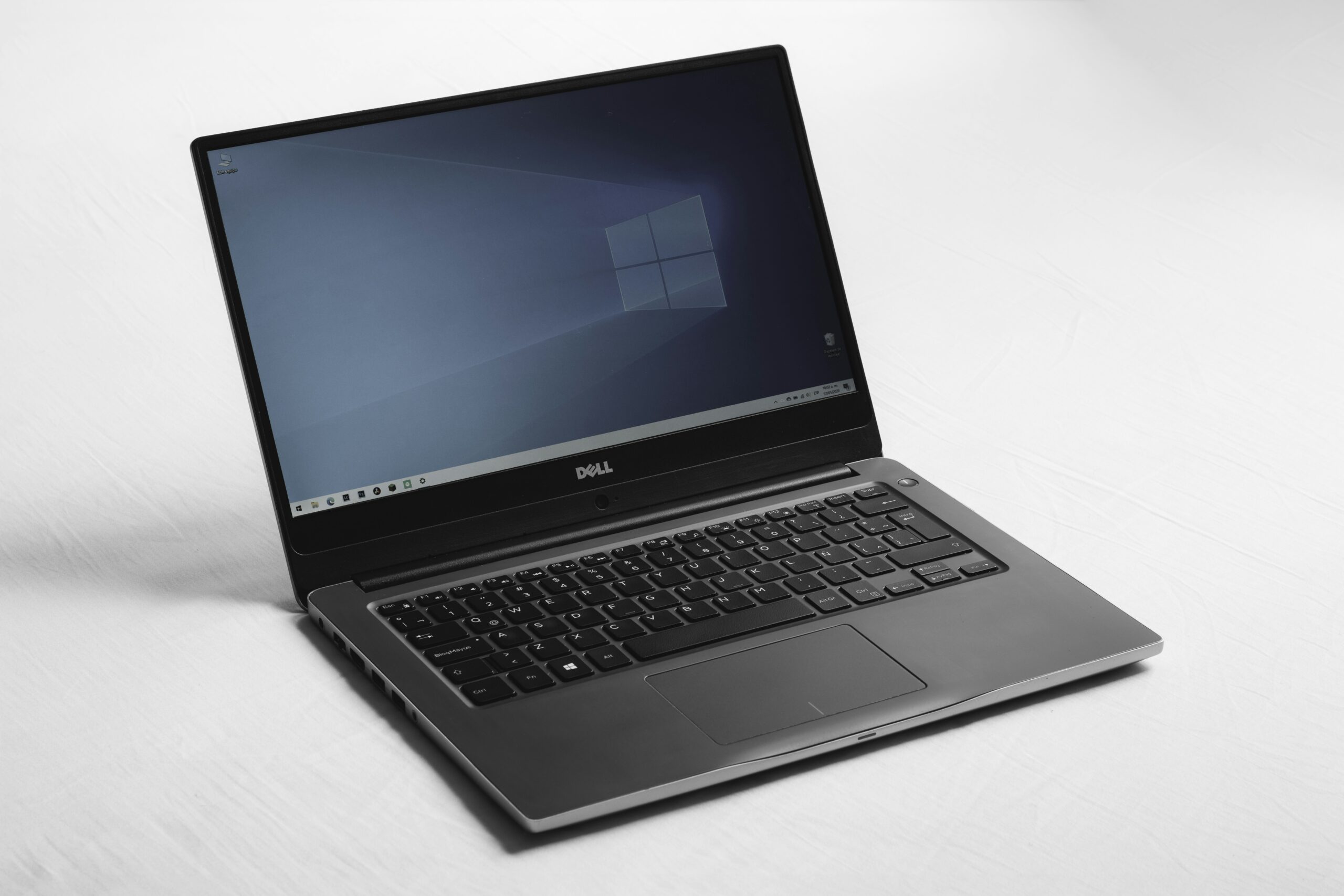 アップデート作業中のノートPC